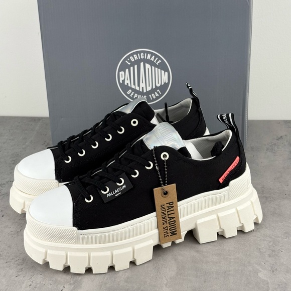 Palladium Revolt Lo Tx Platform Boots 97243-016-M Black White Womens Sz 8.5 New - Picture 1 of 4